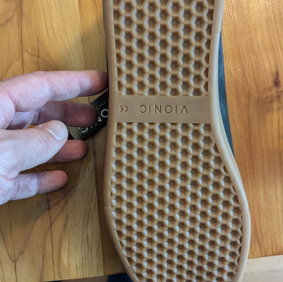 Vionic Mens Baldwin Nubuck Casual Shoes - 11 - Picture 3 of 5